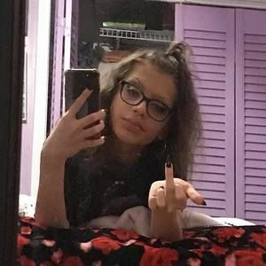 Meet your Posher, Alanis